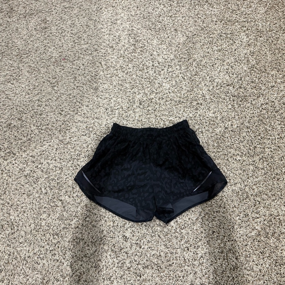 Lululemon Hotty Hot Short - Picture 2 of 6